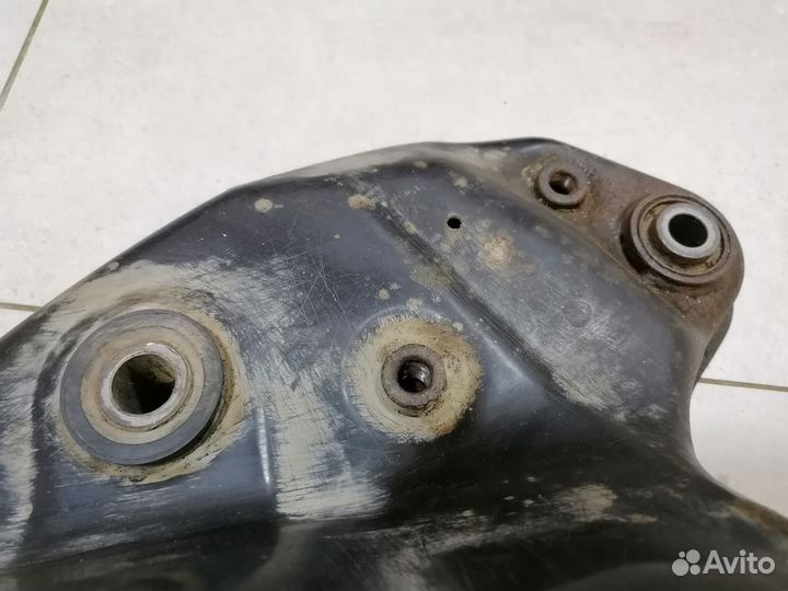 Балка подмоторная Mitsubishi Galant 1997-2003