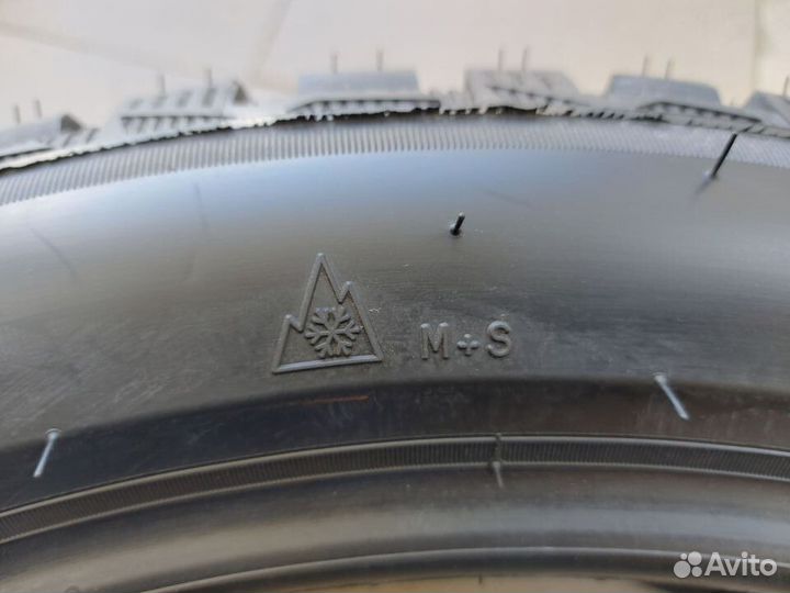 Michelin X-Ice North 4 SUV 255/40 R22 103T