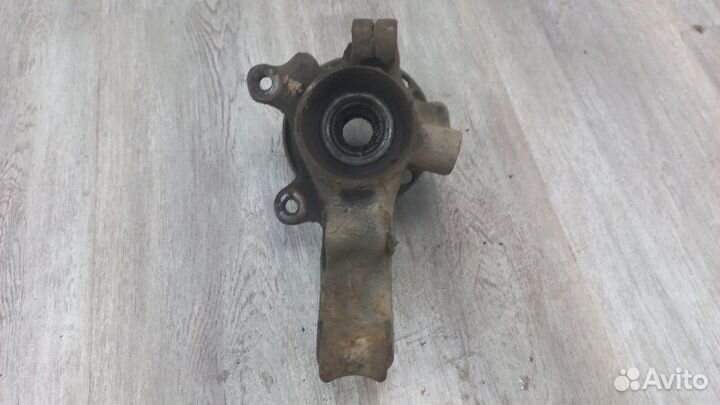 Кулак поворотный передний правый Audi 80 B3 1993