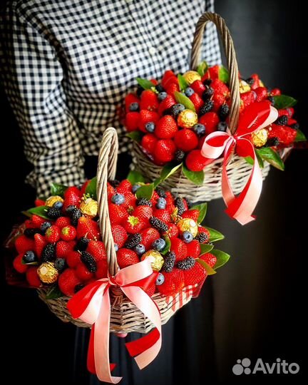 Корзина из клубники
