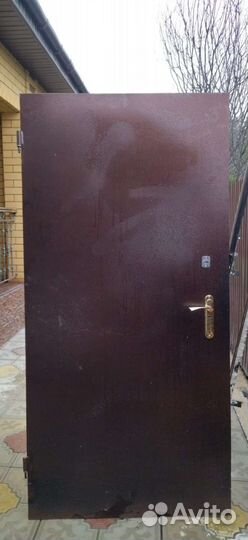 Дверь входная металлическая бу