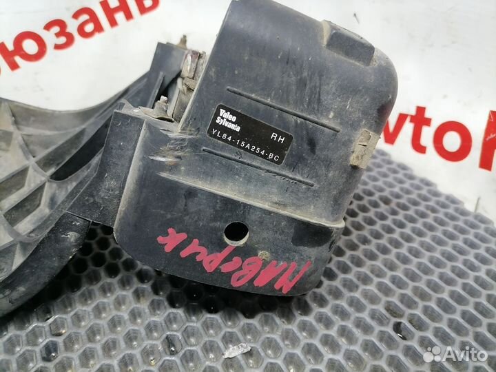 Правая противотуманная фара Ford Maverick