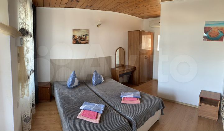 Комната 15 м² в 9-к., 2/2 эт.