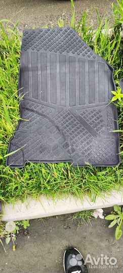 Полики на Лада Веста