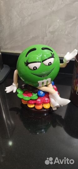 Диспенсер для m&m's