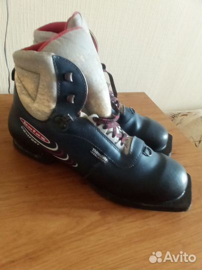 Лыжные ботинки