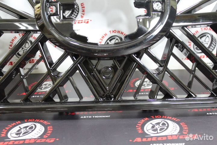 Решетка Land Cruiser 200 2012 +, дизайн TRD чёрная