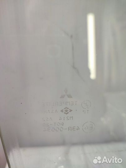 Стекло двери Mitsubishi Pajero Sport