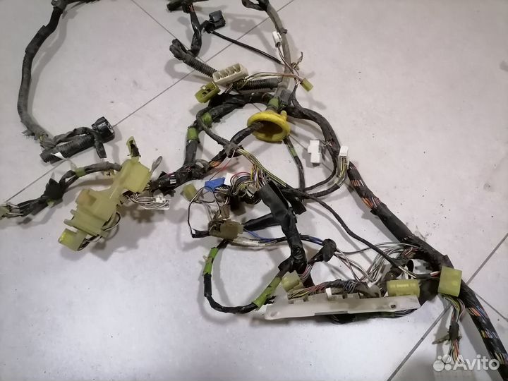 Проводка салона Toyota Vista 1990-1994 год