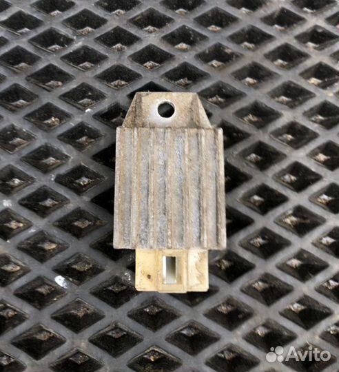 Реле-регулятор напряжения на скутер Bm Smile 50