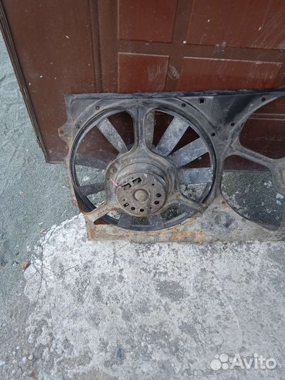 Вентилятор охлаждения радиатора Volkswagen Passat