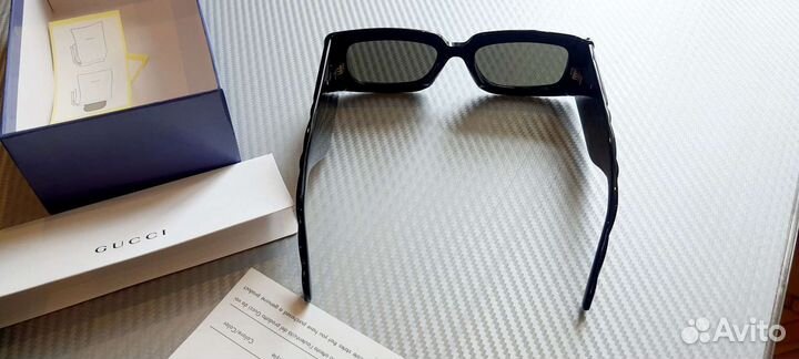 Солнцезащитные очки Gucci GG0811