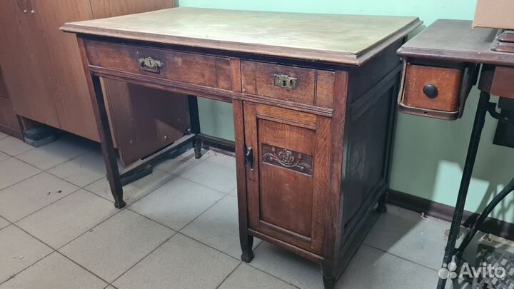 Дубовый стол старинный