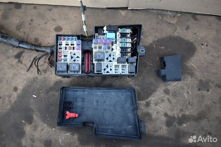 Блок предохранителей Mazda 3 BK 2003 - 2009