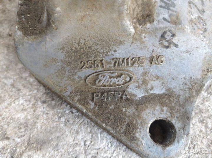 Кронштейн кпп, верх Ford Fusion 2002-2012