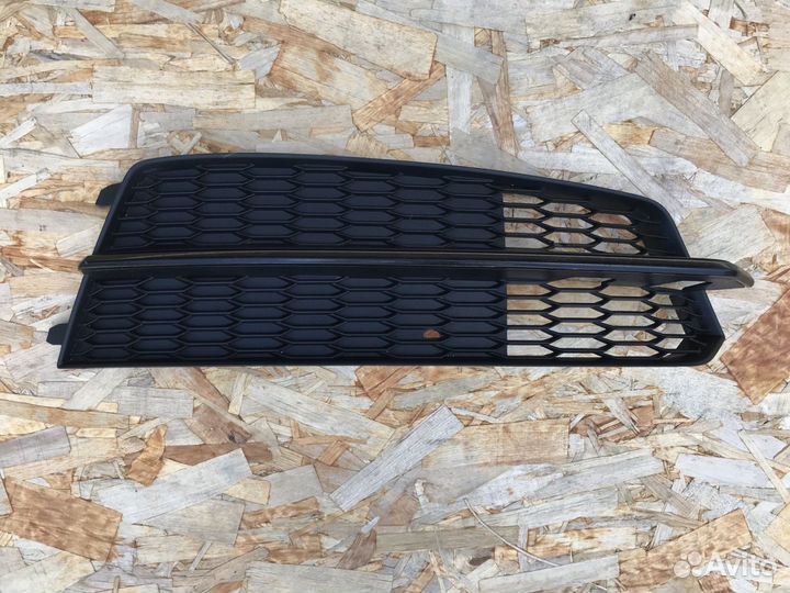 Решётка в бампер правая Audi A6 C7 2014-2018