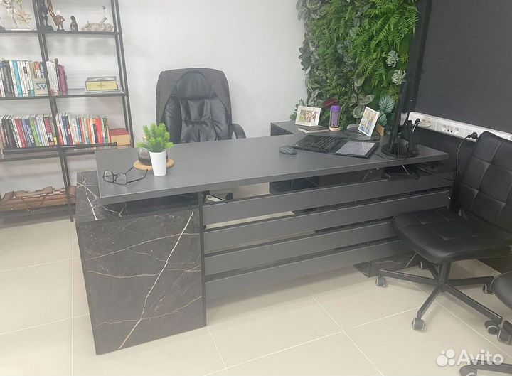 Офисные столы. 50 моделей