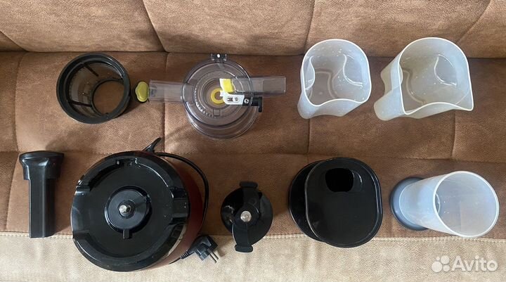 Соковыжималка шнековая Kitfort KT-1109