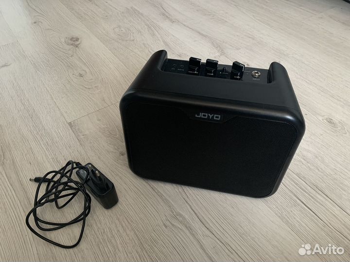 Гитарный комбоусилитель