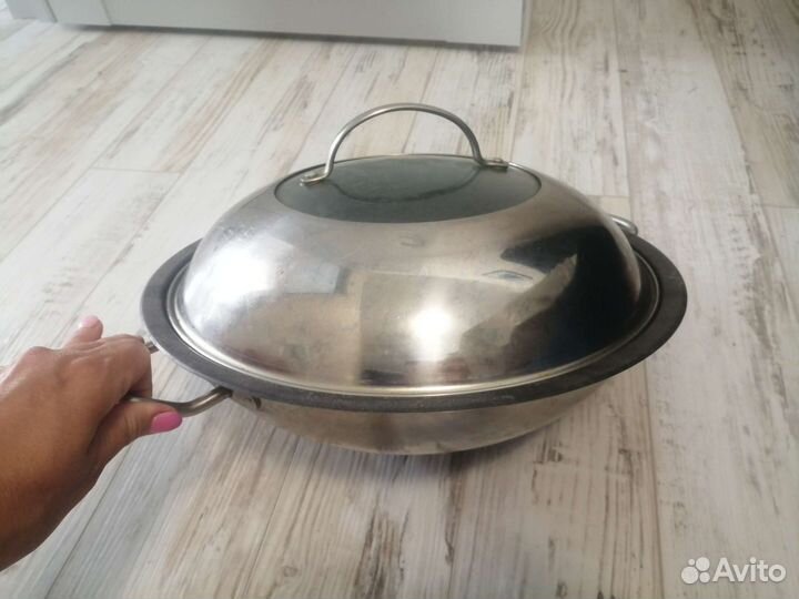 Тарелки, стаканы