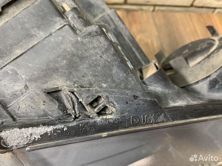 Volkswagen Golf 5 Фара правая