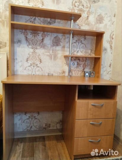 Компьютерный стол