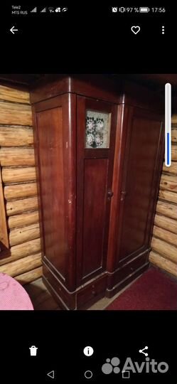 Старинный шкаф