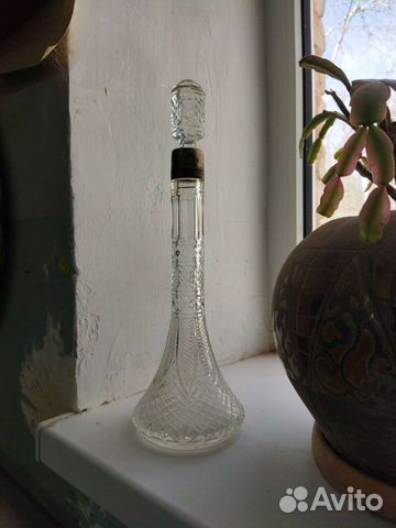 Хрустальный графин с декором из серебра