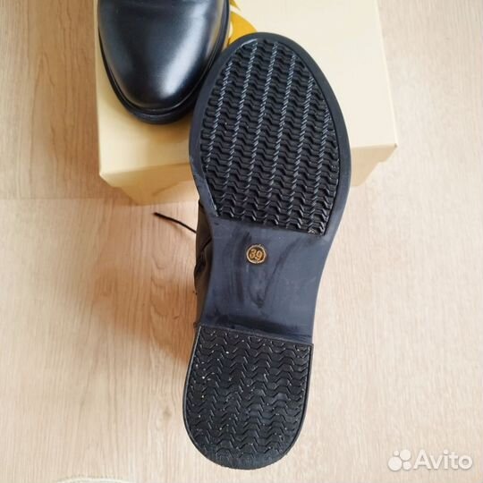 Полусапожки 38 нат.кожа новые