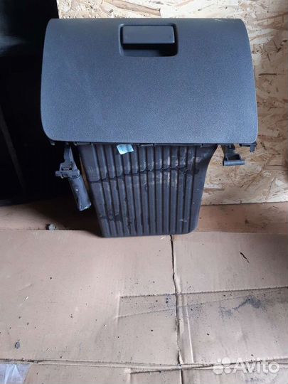 Бардачек Ford Focus ll