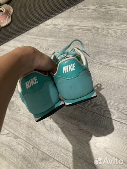 Кроссовки оригинальные Nike 38,5