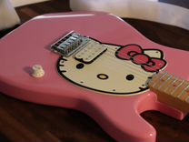 Squier hello Kitty Stratocaster