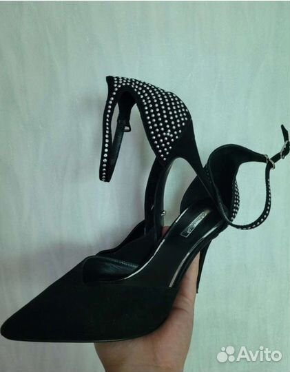 Туфли женские на каблуке