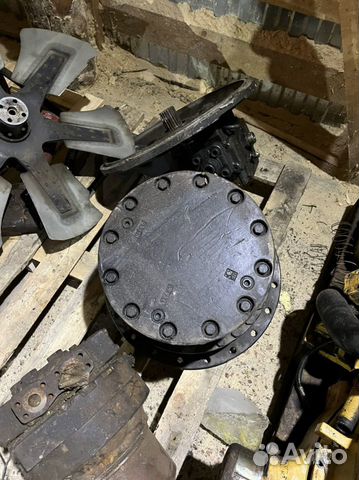 Редуктор хода экскаватор hitachi Zx200-3 5g