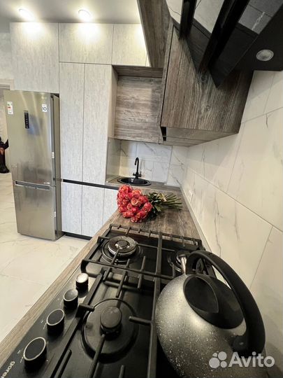 Кухня на заказ с доводчиками в Челябинске