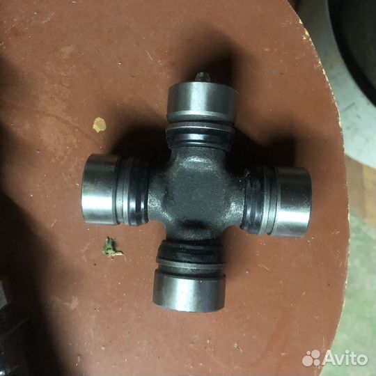 Крестовина карданного вала