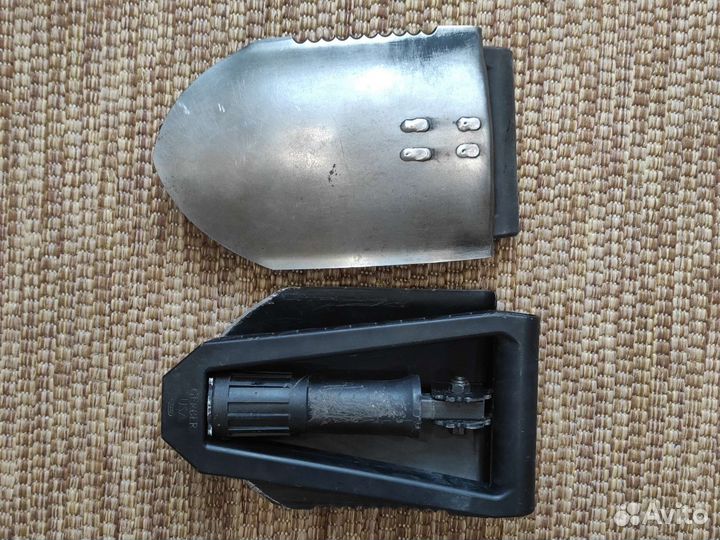 Малая пехотная лопата армии США 