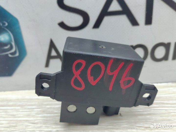 Реле включения вентилятора Bmw X6 E71 N54B30 2008