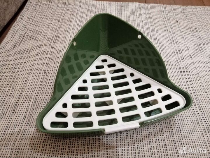 Туалет и поилка для кролика