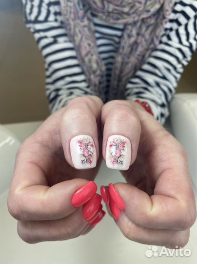 Маникюр, педикюр, наращивание ногтей