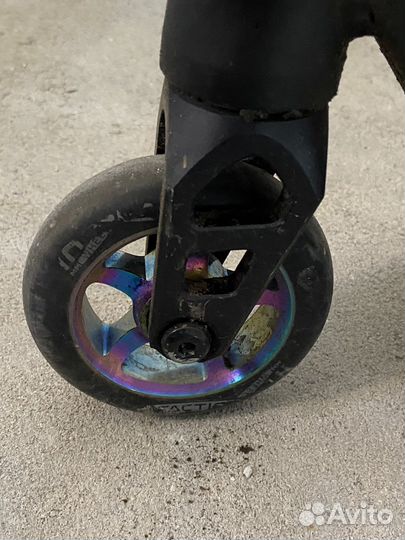 Трюковой самокат Reaction