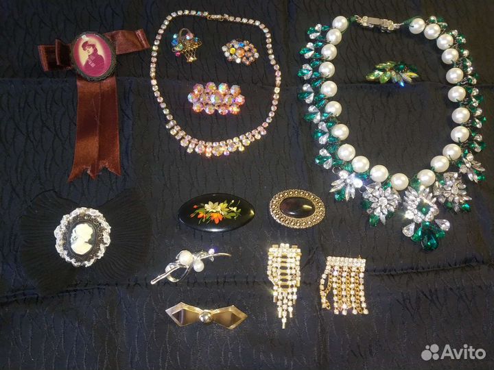 Винтажные украшения с камнями Аврора Бориалес Чехи