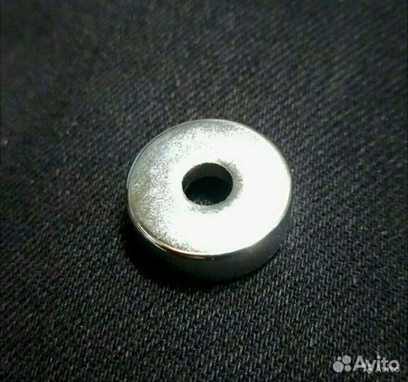 Магнит неодимовый 15мм на 5мм с отверстием 4,5мм и