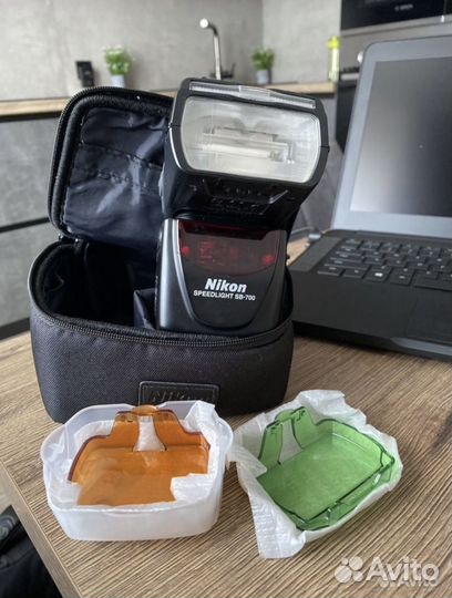 Фотовспышка Nikon SpeedLight SB-700