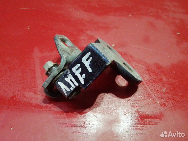 Петля двери передняя левая Ford Focus 3 2013