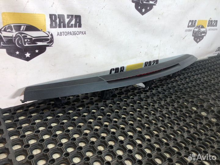 Дополнительный стоп-сигнал Mercedes-Benz C-class