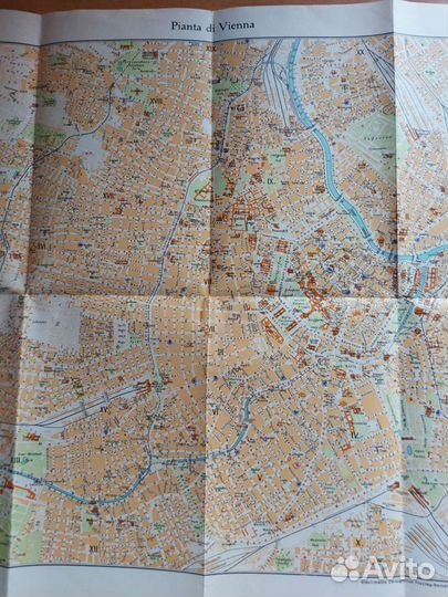 Продаю путеводители с картами