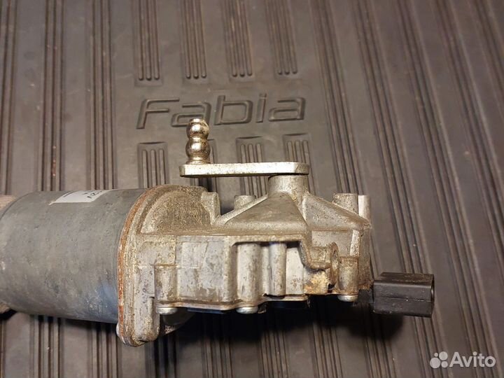 Мотор стеклоочистителя 5j2955113a