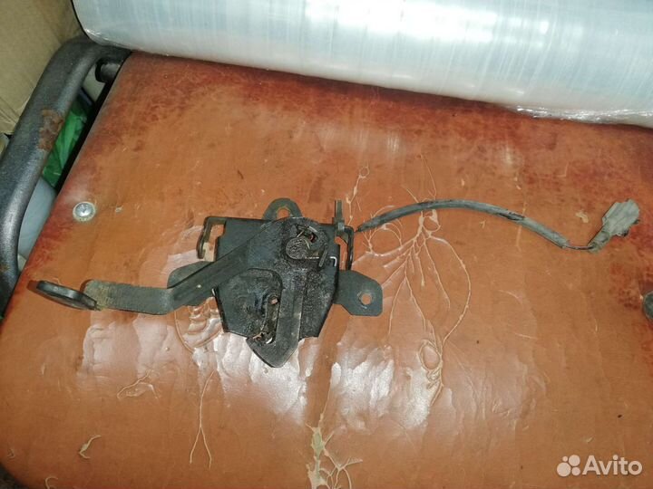 Замок капота Джили Эмгранд EC-7