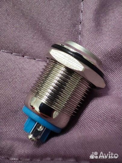 Кнопка 19мм антивандальная с фиксацией новая